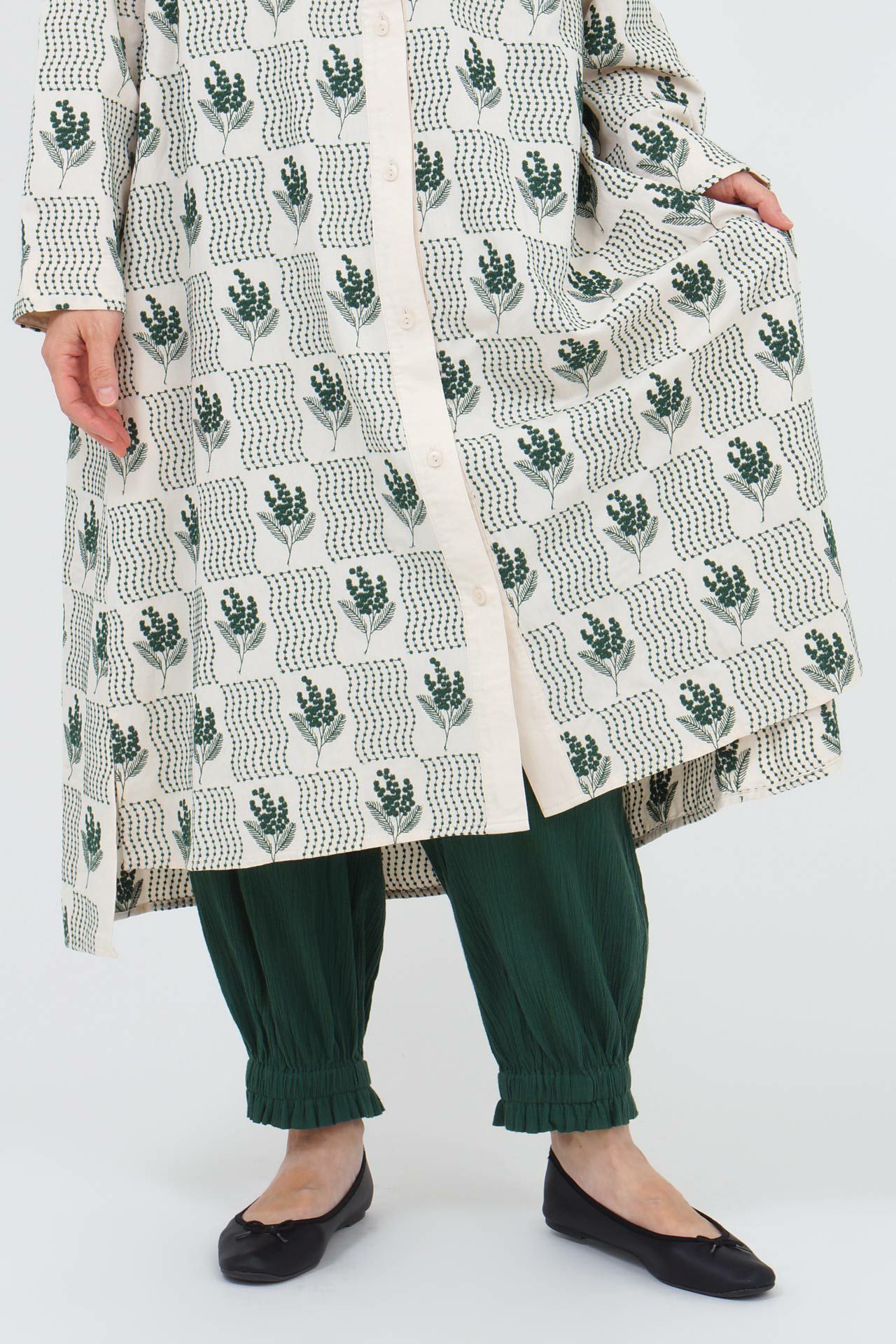 GREEN