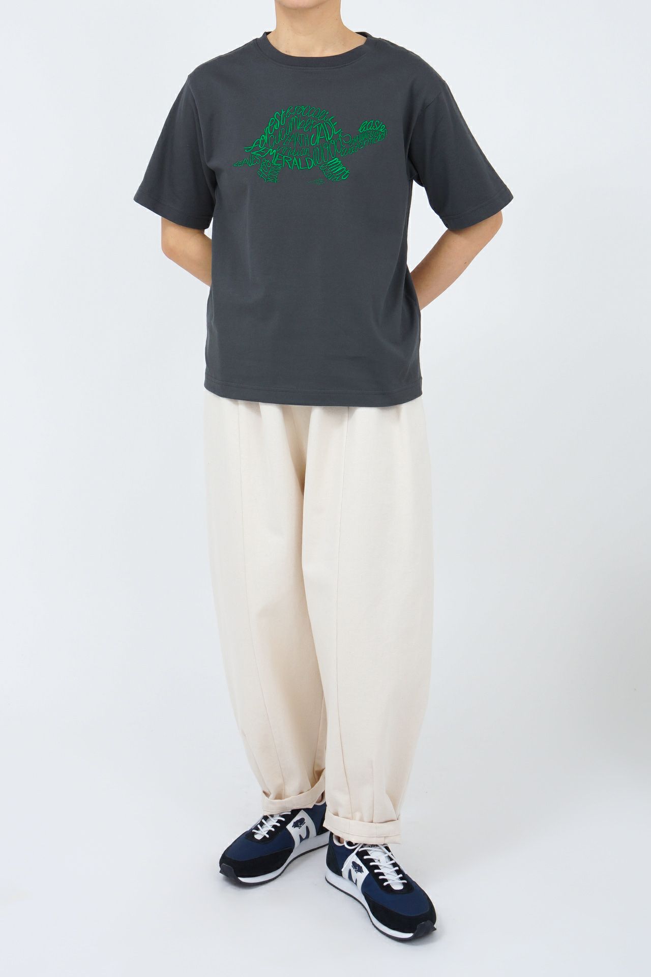 C.GREY/model:161cm