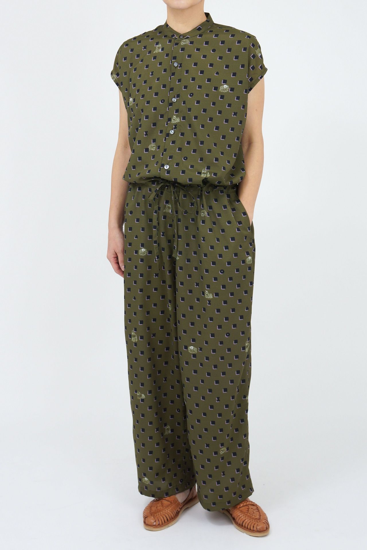 KHAKI/model:161cm