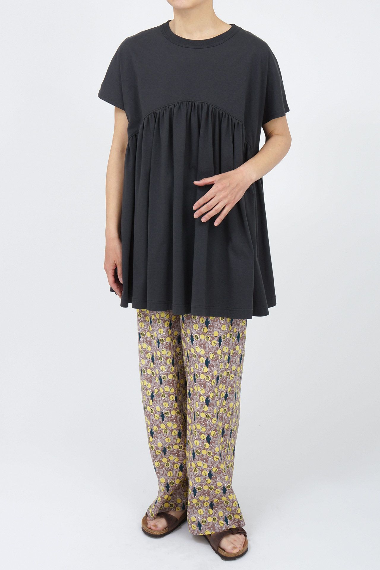 C.GREY/model:161cm