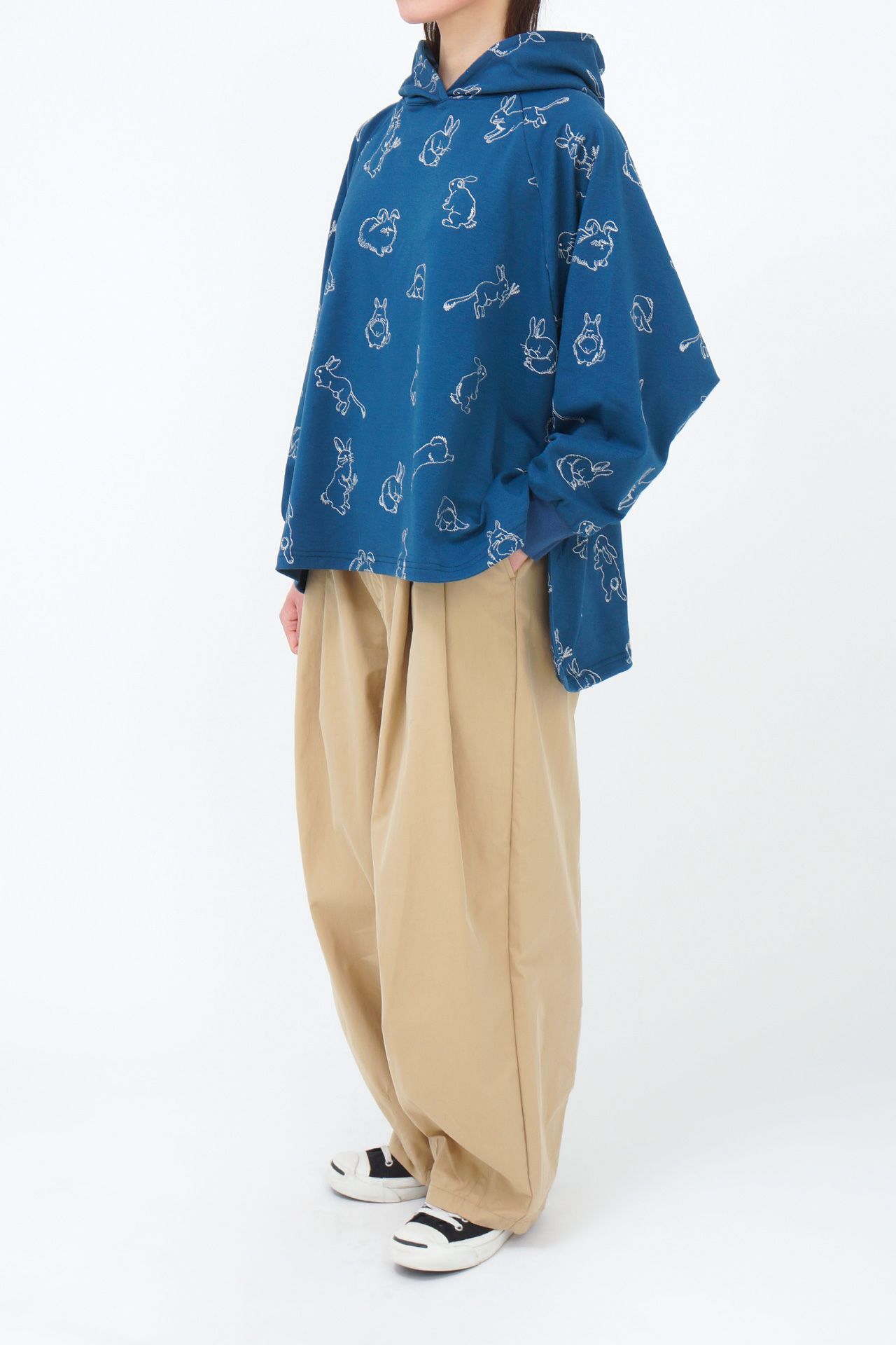 BLUE/model:161cm