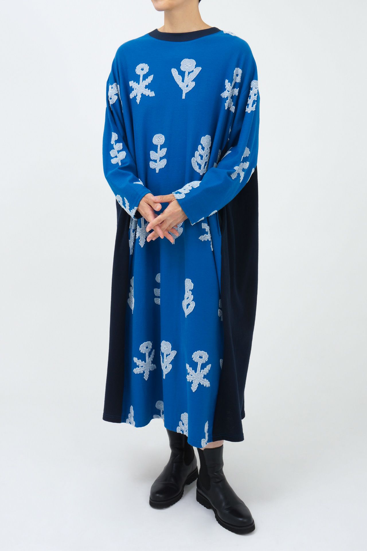 BLUE/model:161cm