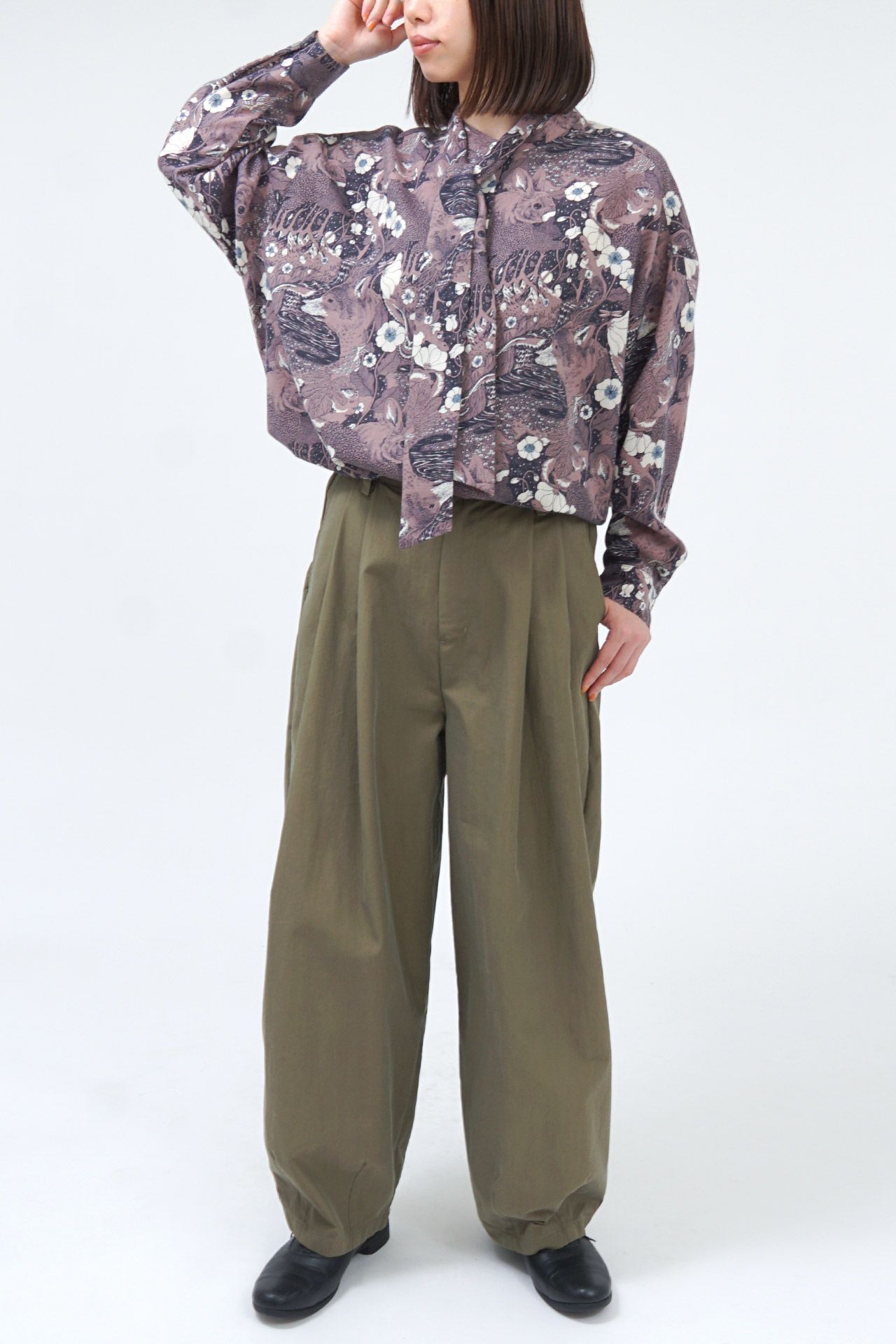 KHAKI/model:162cm