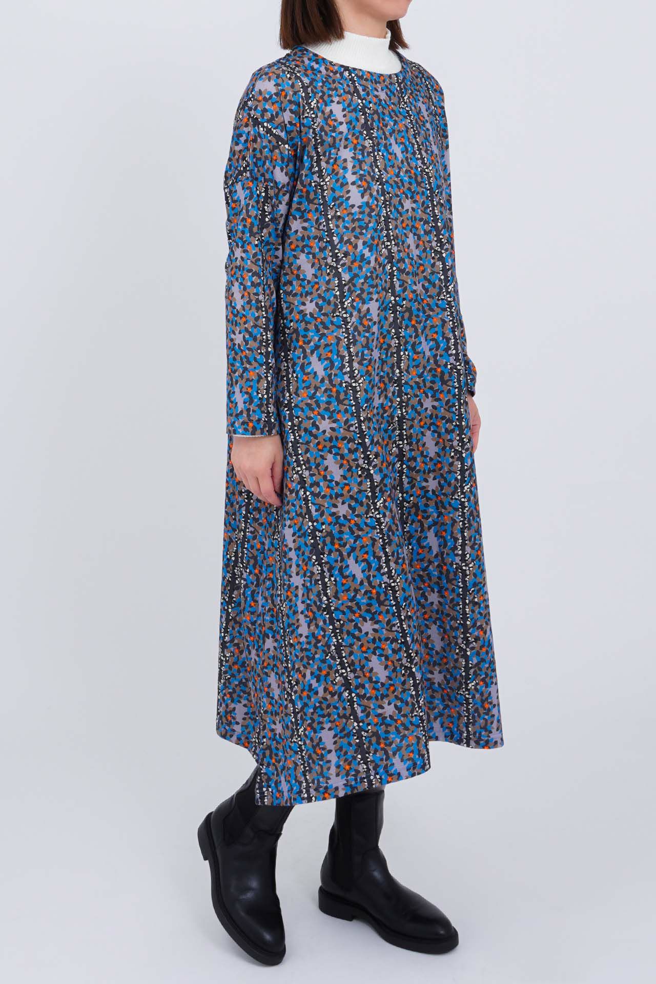 L.BLUE/model:161cm(着用見本)