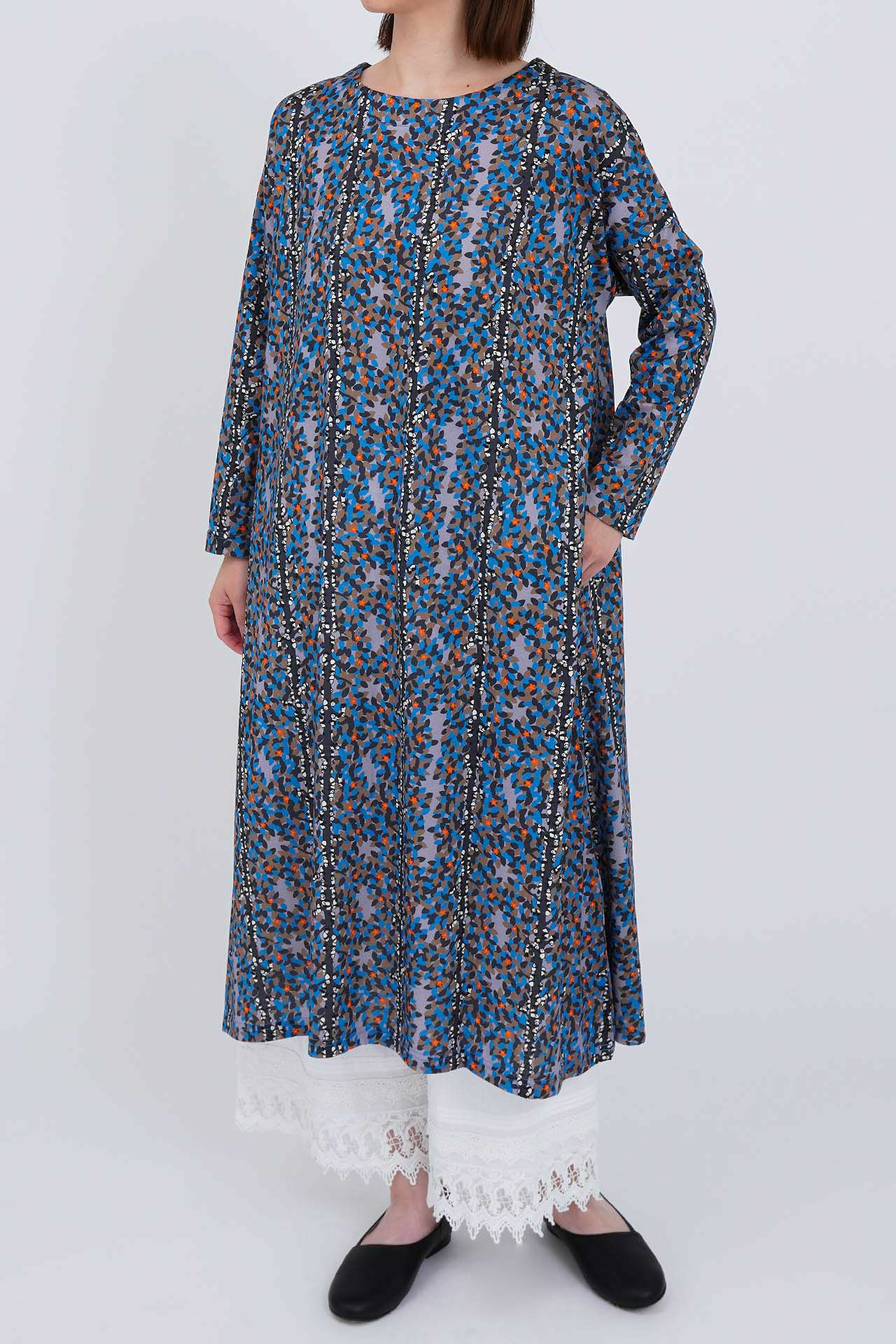 L.BLUE/model:161cm(着用見本)