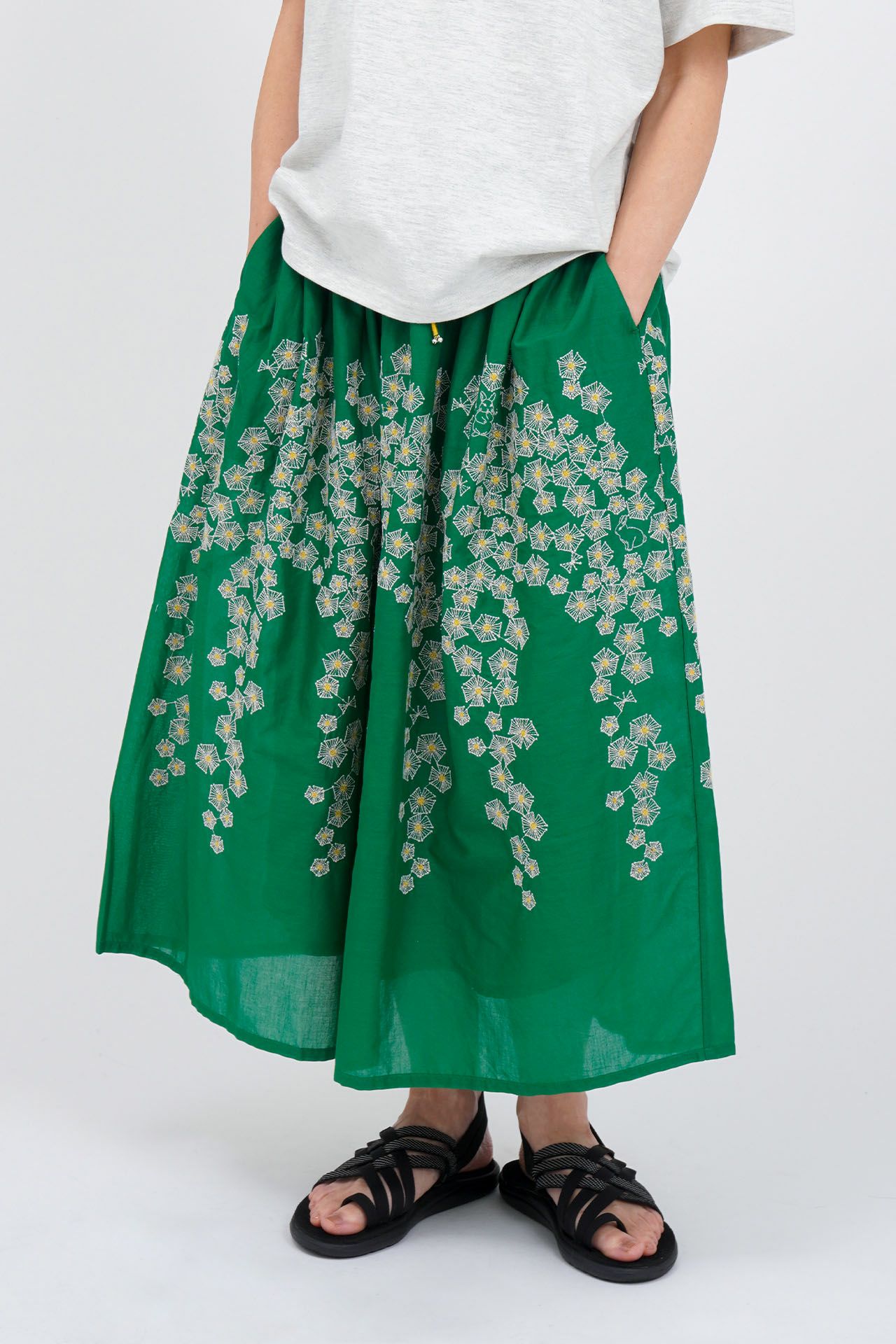 GREEN