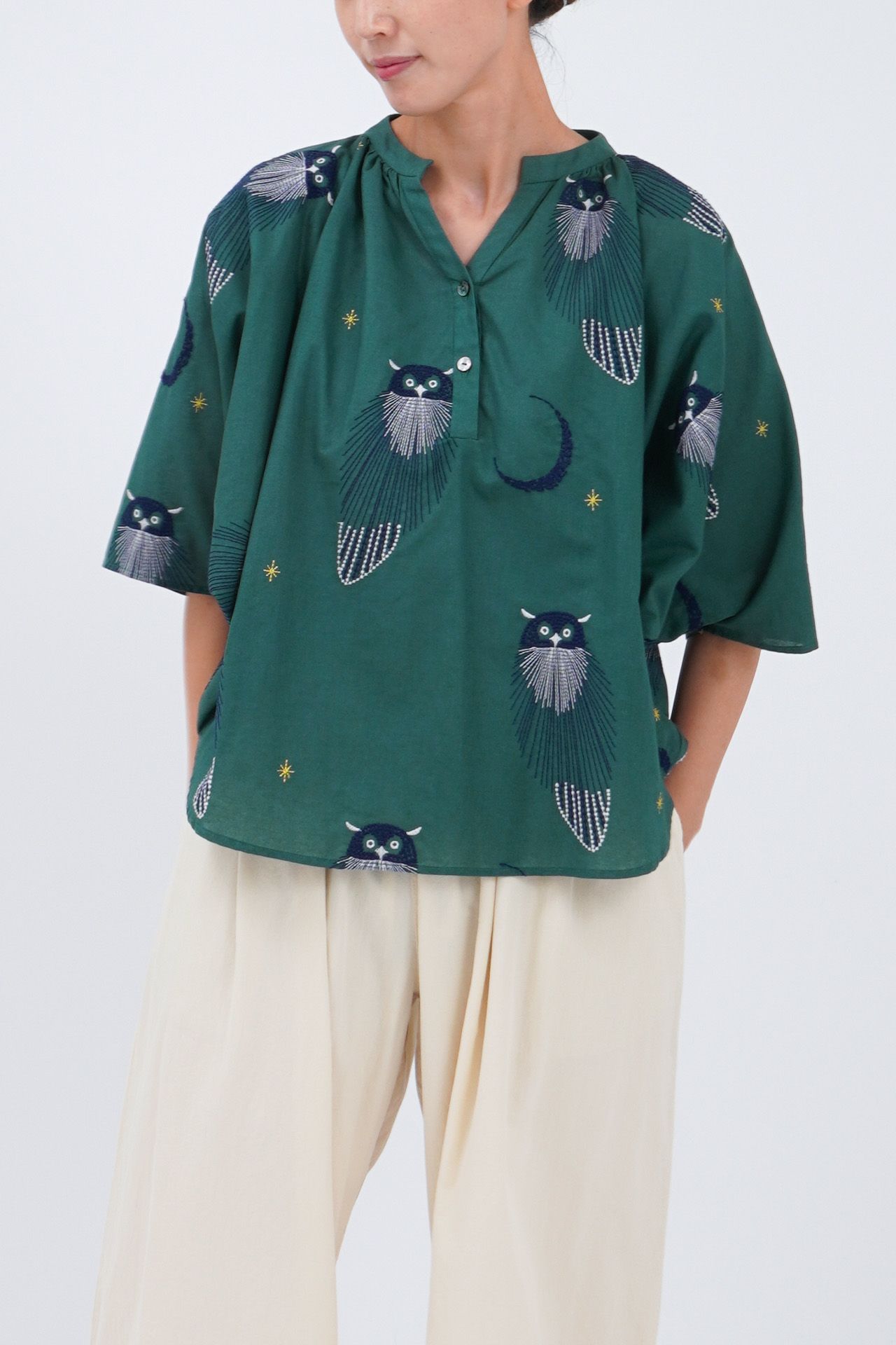GREEN