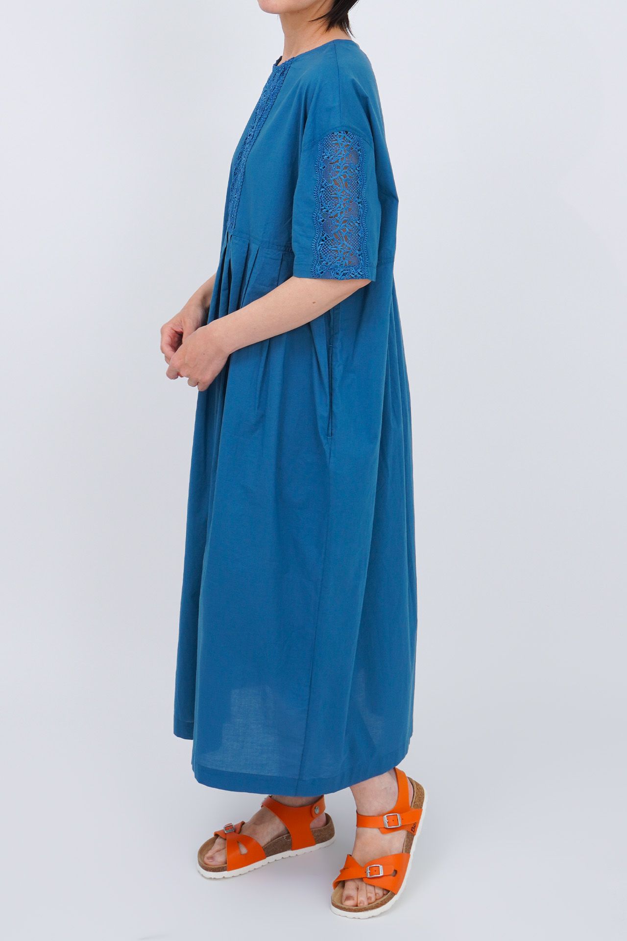 BLUE/model:161cm