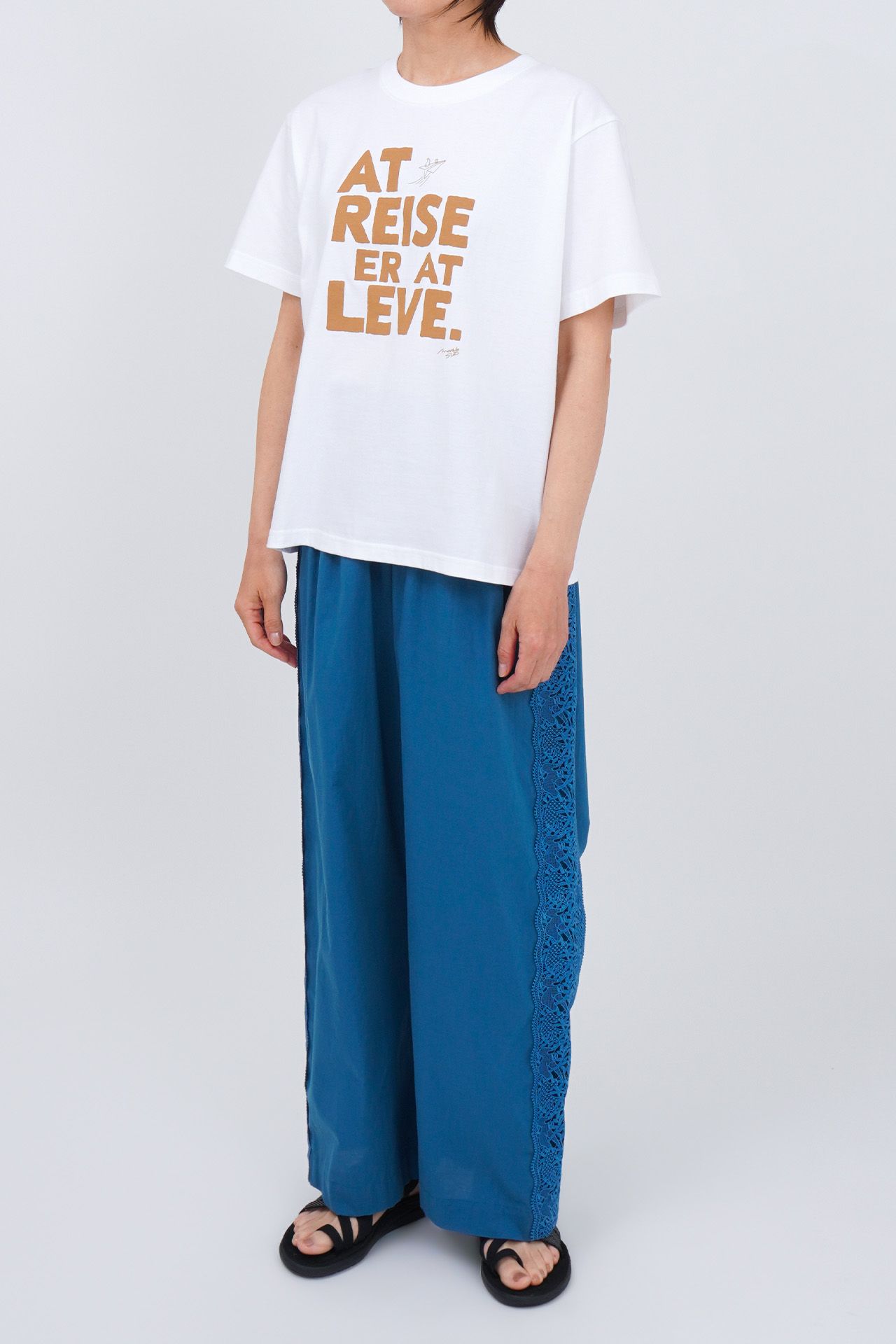 BLUE/model:161cm