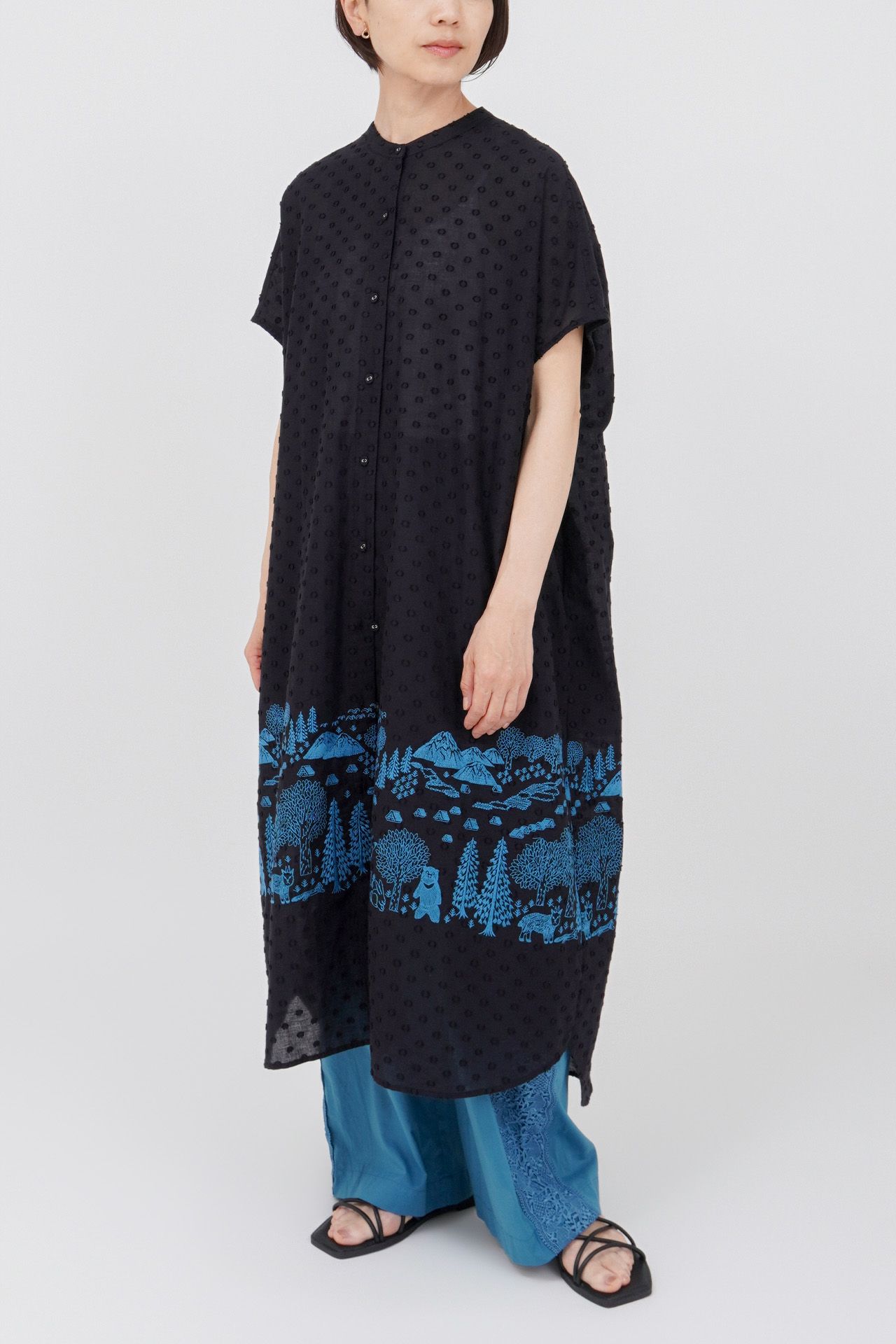 BLUE/model:161cm