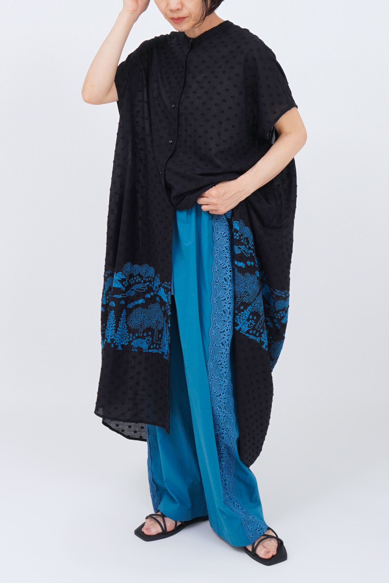 BLUE/model:161cm