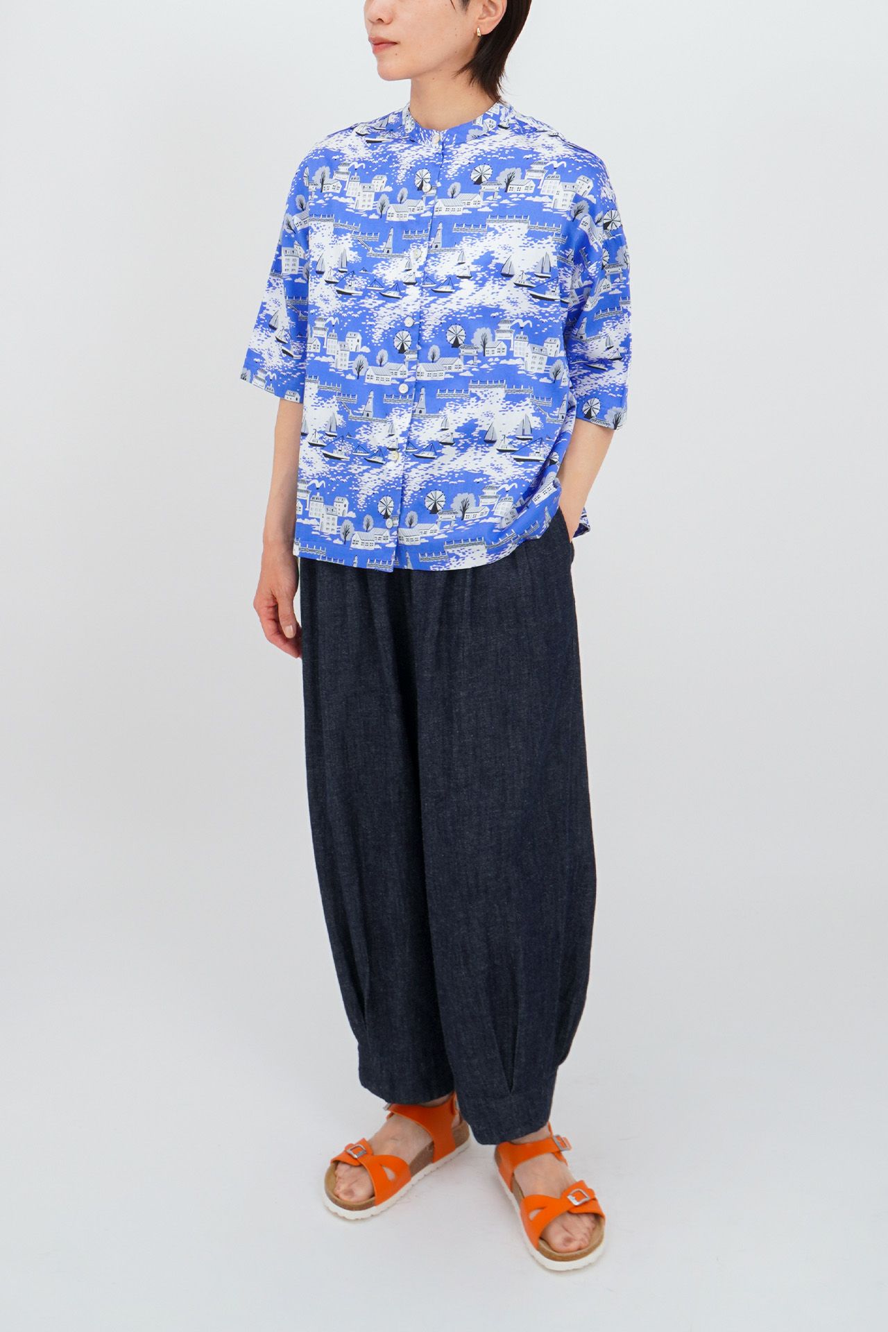 BLUE/model:161cm