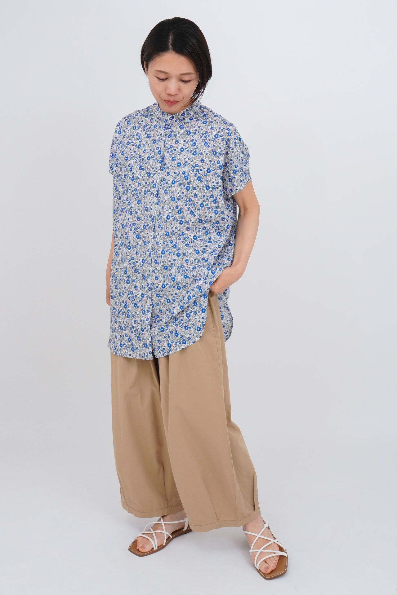 BLUE/model:161cm