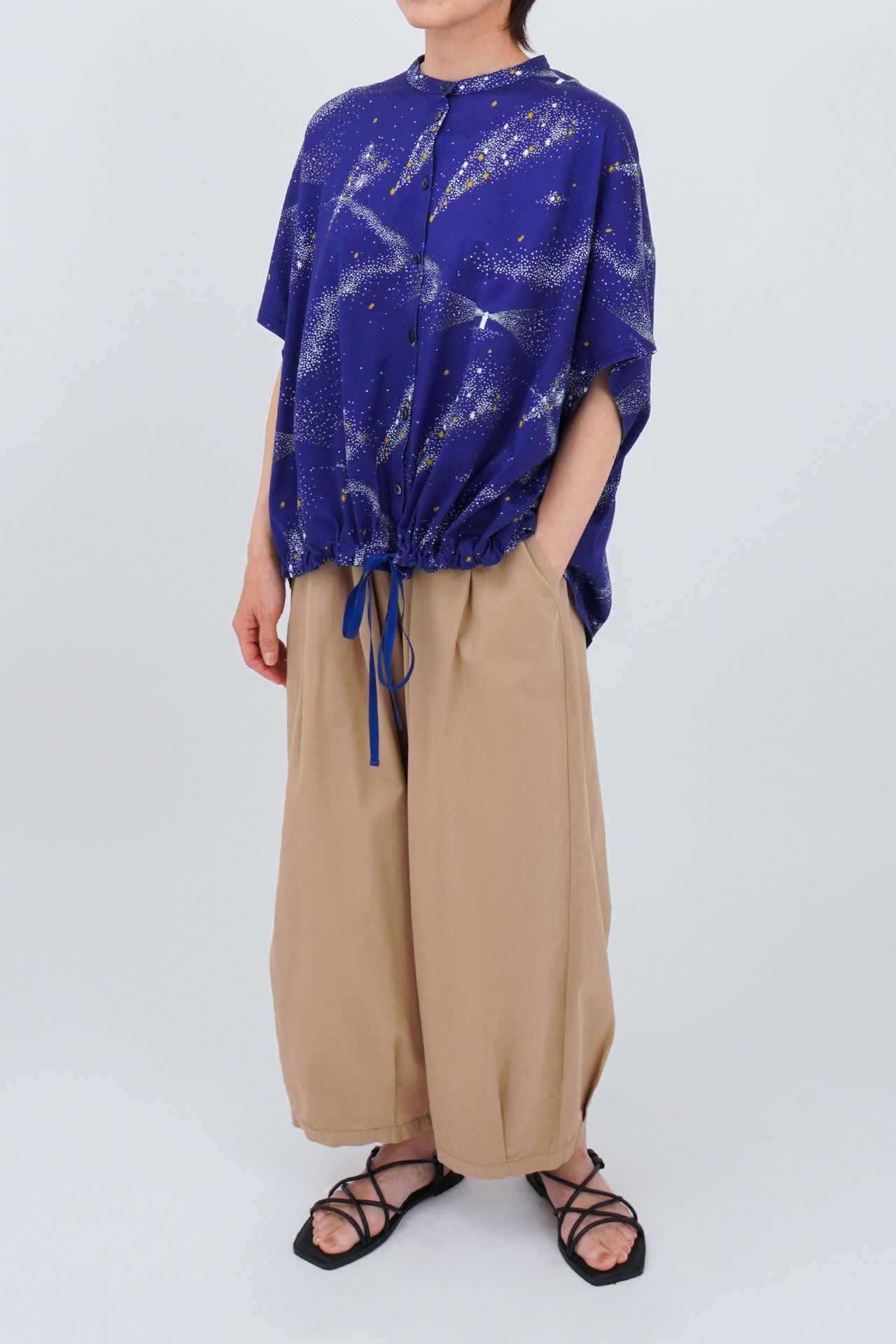 BLUE/model:161cm
