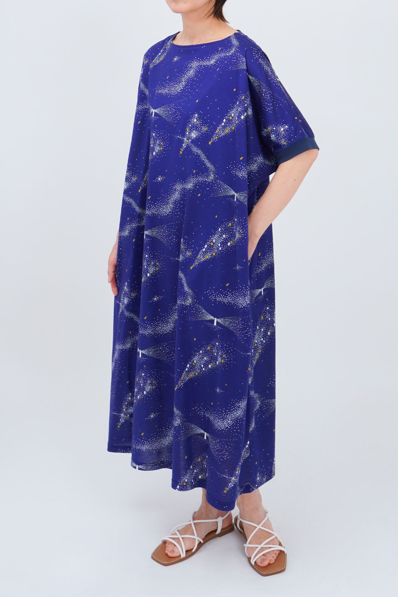 BLUE/model:161cm