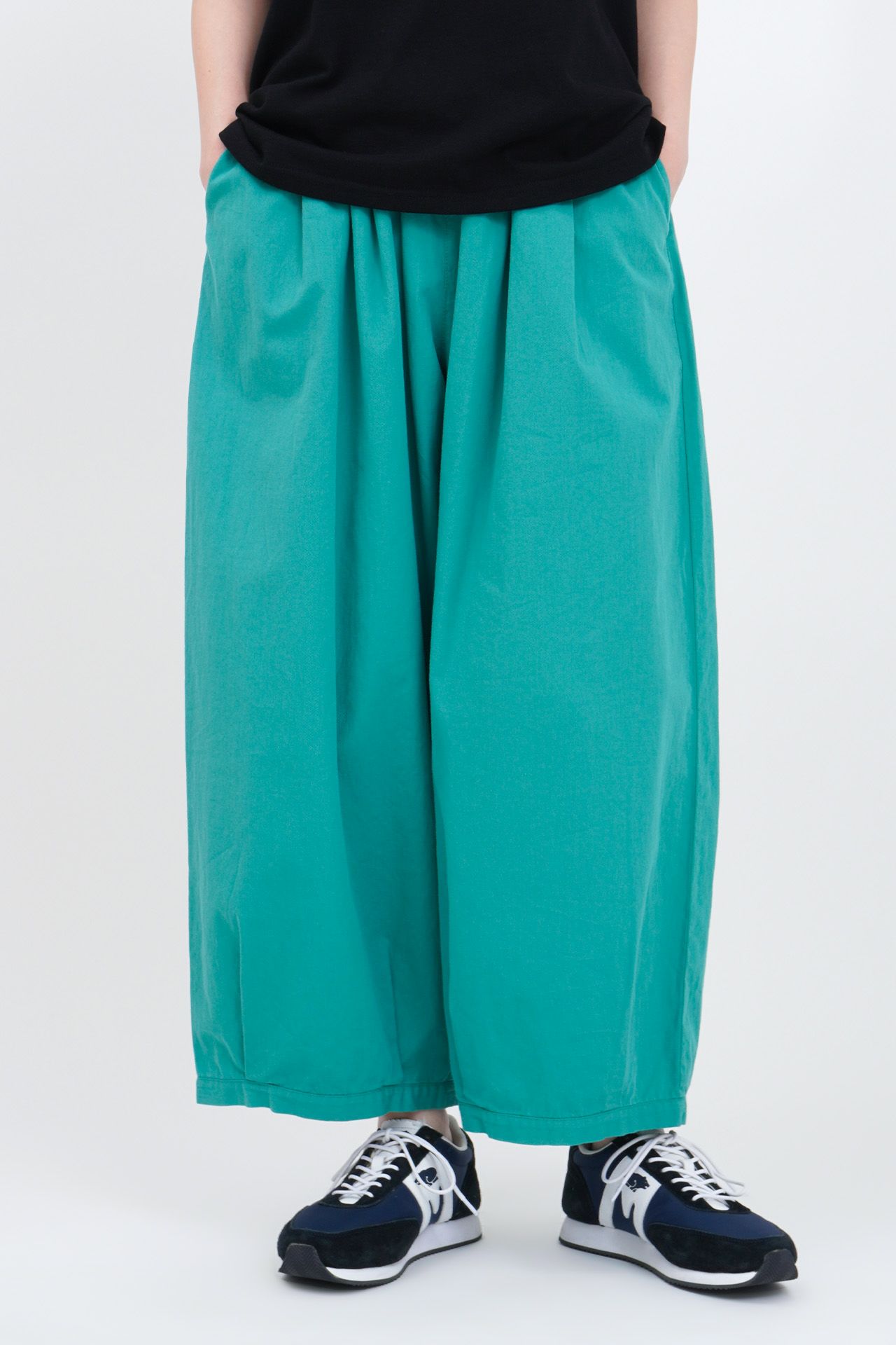 GREEN