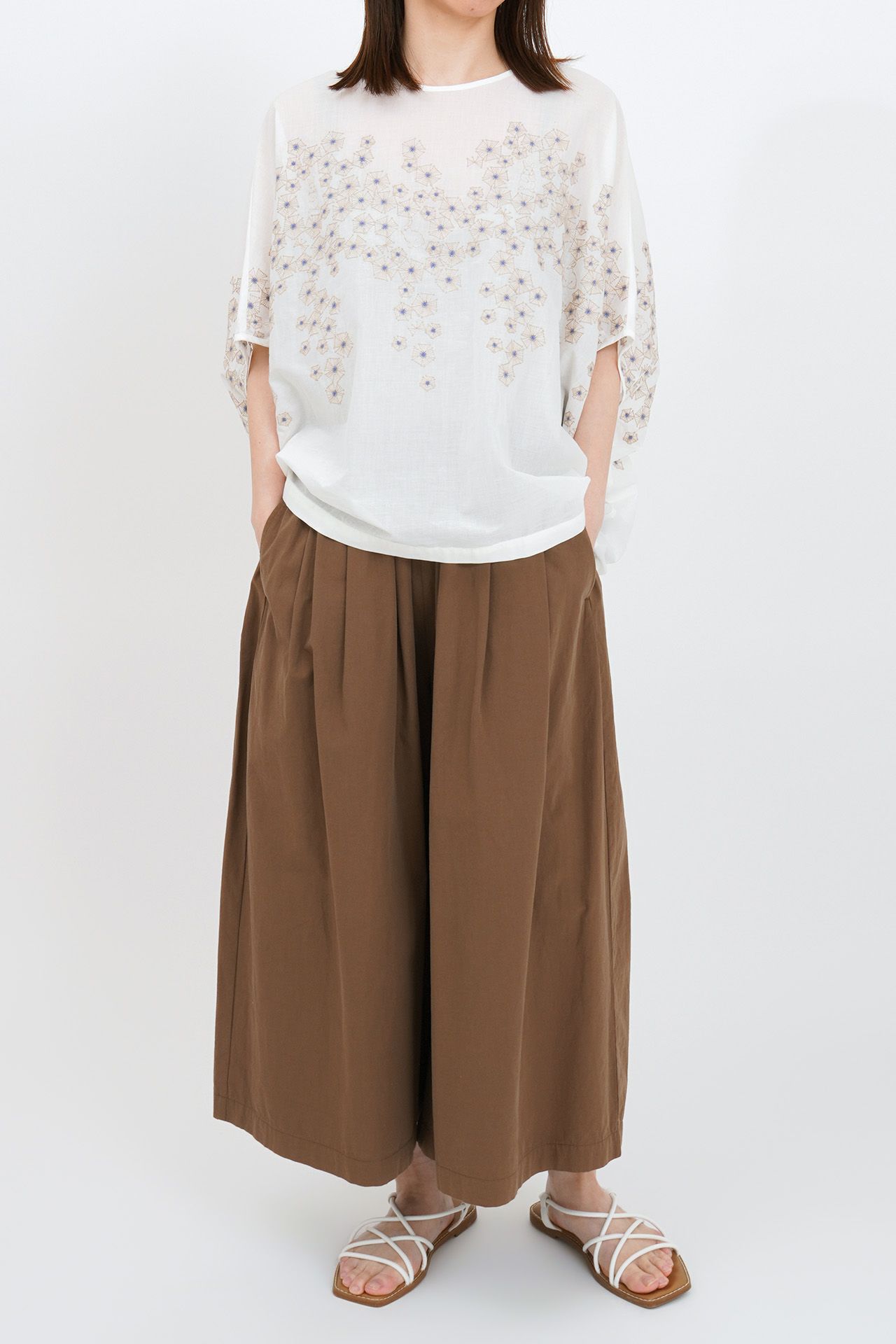 BROWN/model:161cm