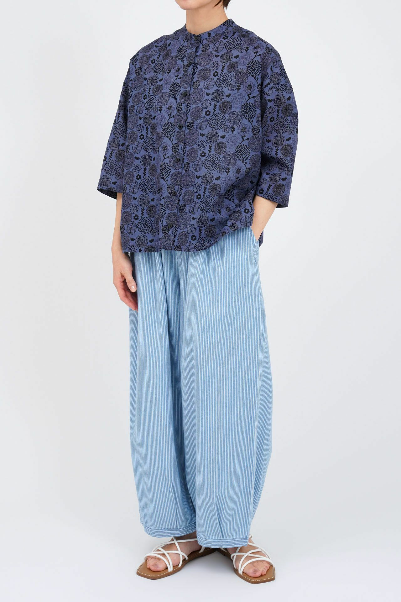mable sud 新品新作☆ヒッコリー 裾タックボリュームパンツ。 ヒッコリー 裾タックボリュームパンツ | marble SUD(マーブル