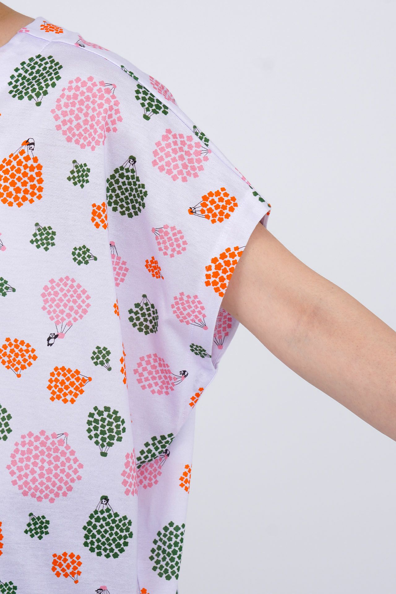 【最終値下げ　5月31日まで】マーブルシュッド　パンダ柄 半袖シャツ　個性的 ☆Flower Panda アンプルTシャツ | marble SUD(マーブルシュッド