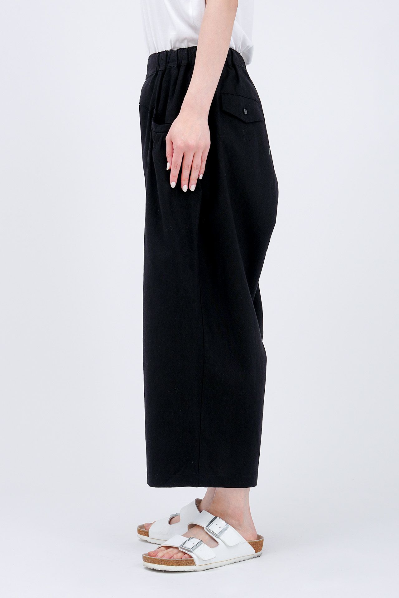 美品24SS MARGARETHOWELL コットン カービー テーパードパンツ 8006001429330_2.jpg?v=