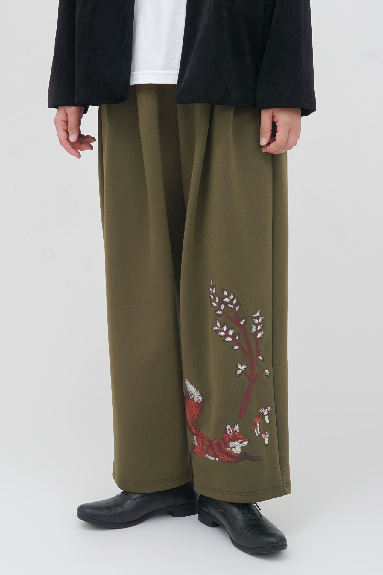 KHAKI