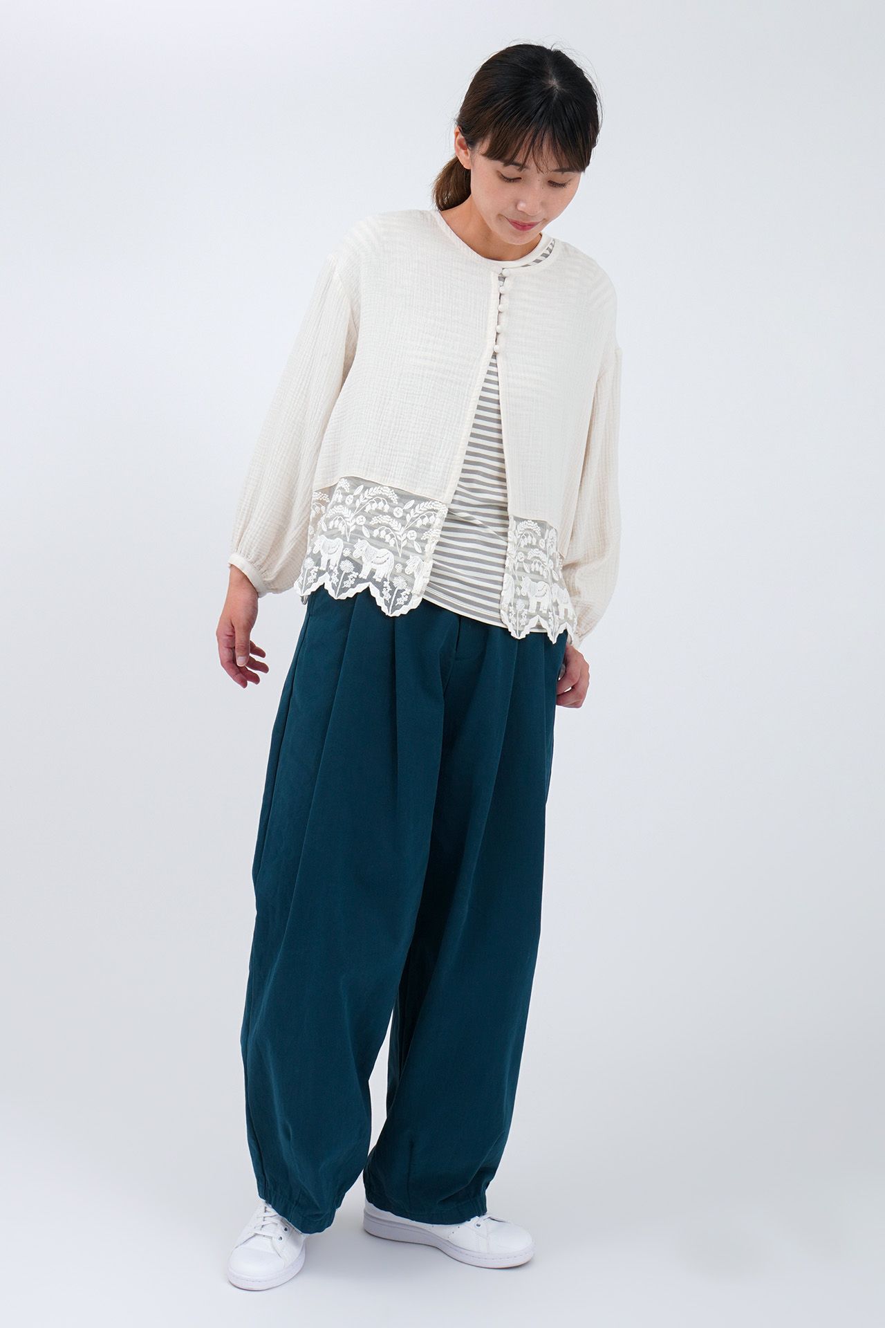 WHITE/model:168cm
