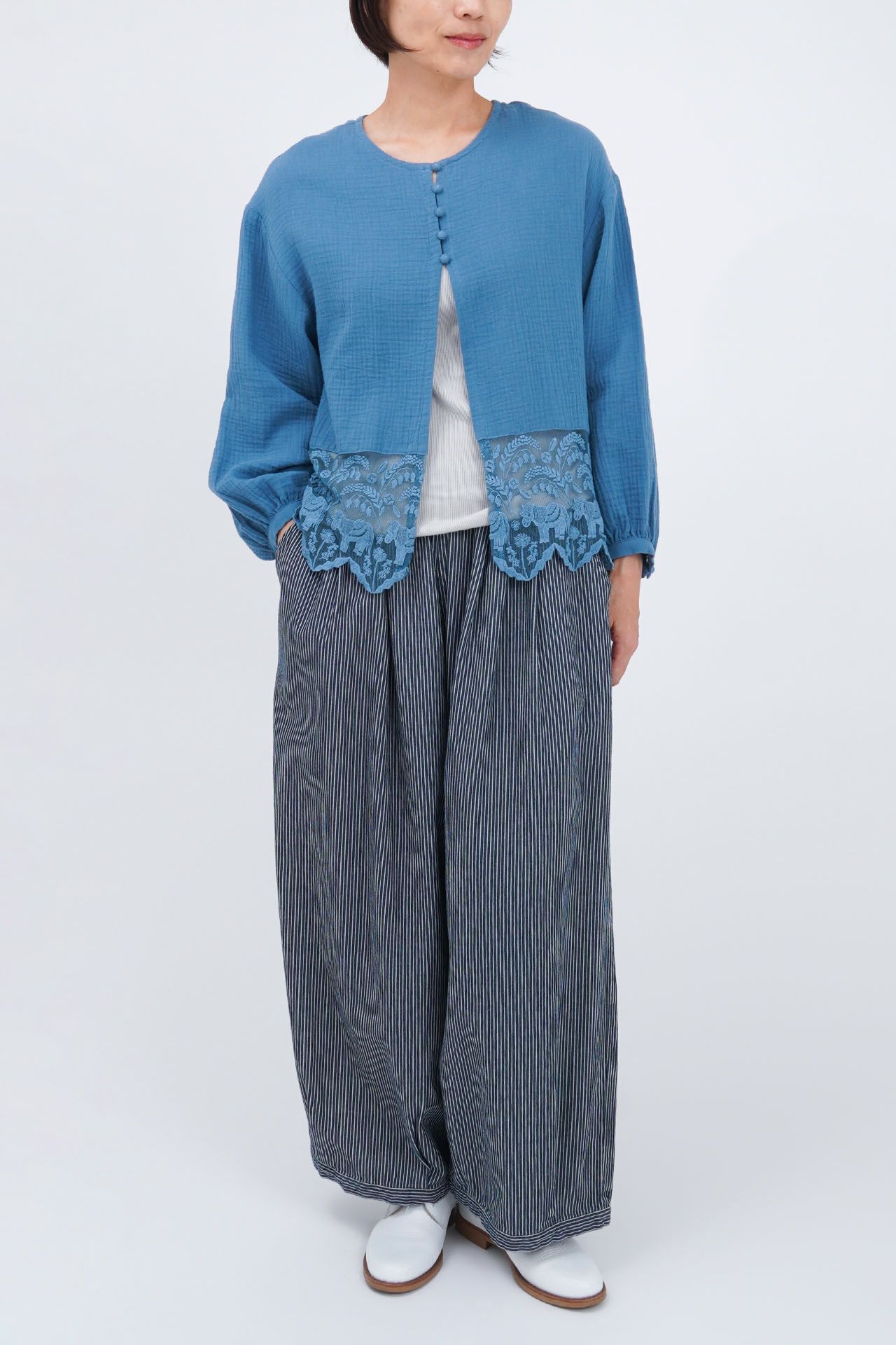 BLUE/model:161cm