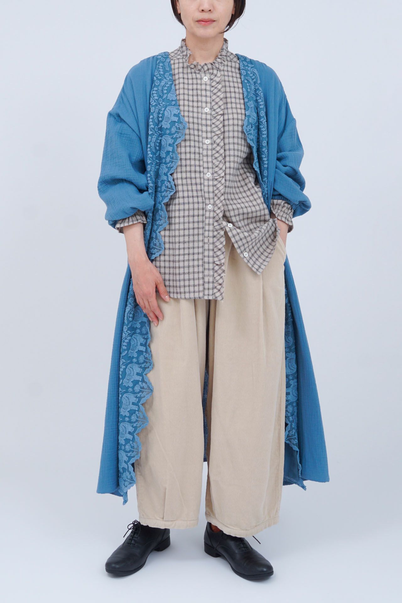 BLUE/model:161cm