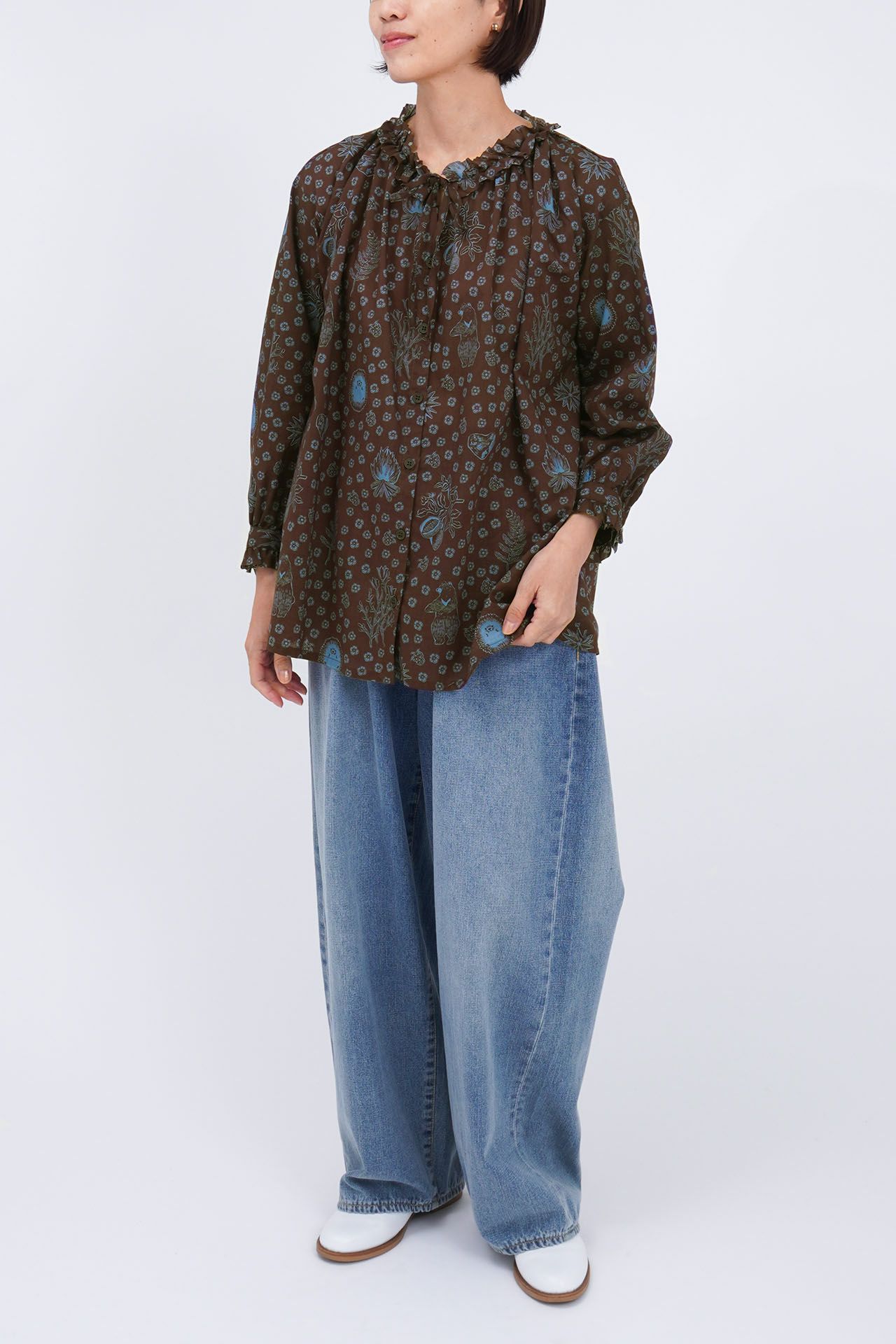 BROWN/model:161cm