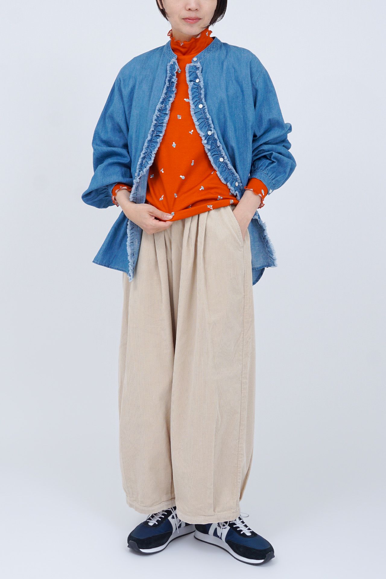 BLUE/model:161cm