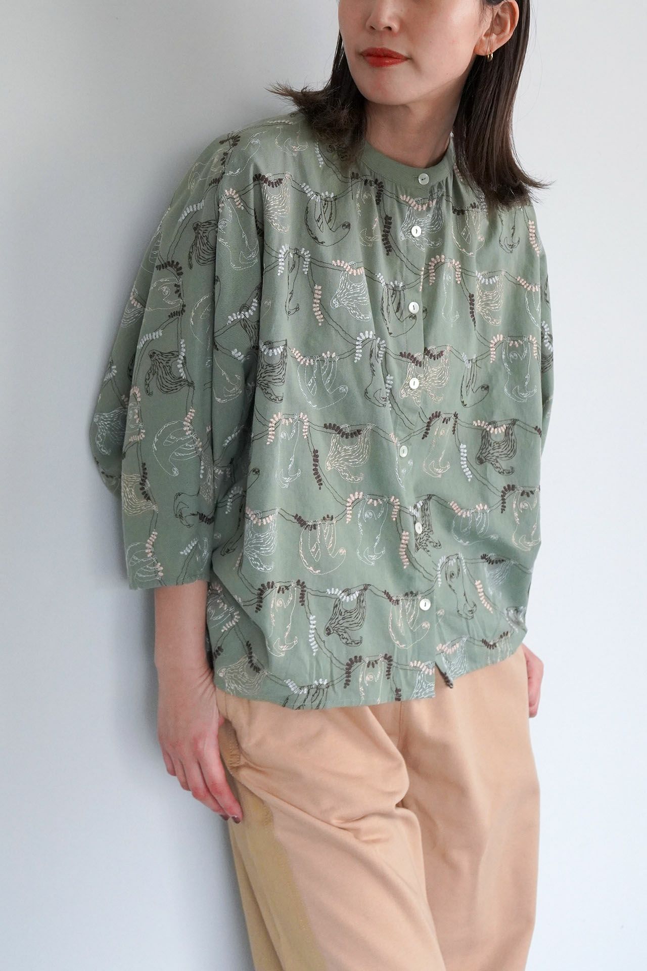GREEN