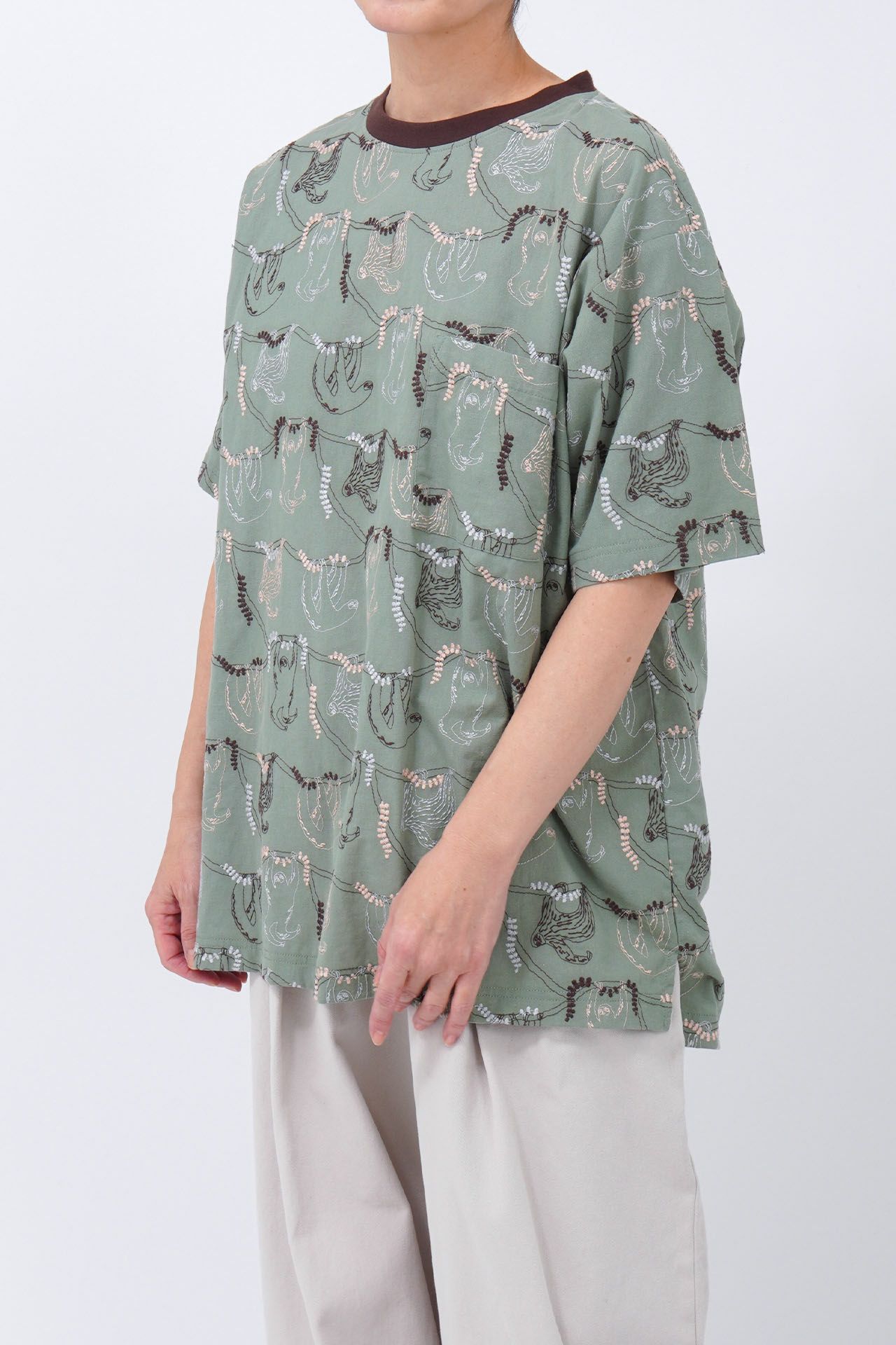 GREEN