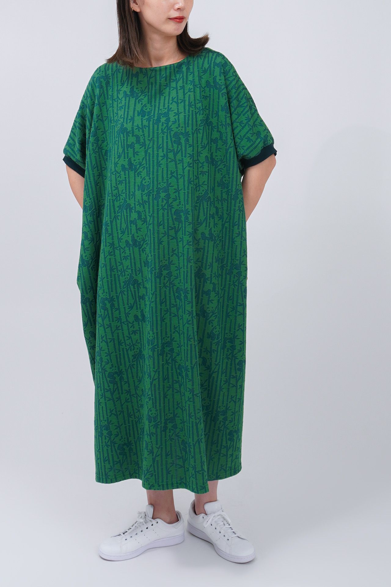 GREEN