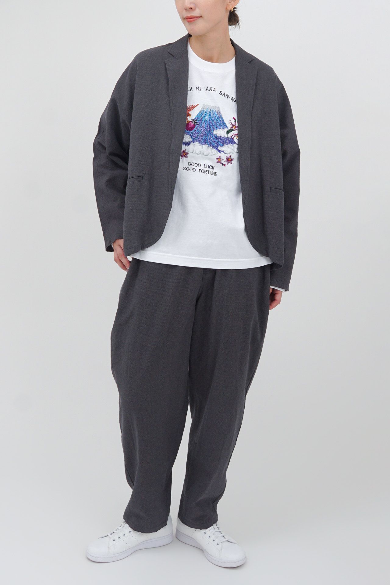 C.GREY/model:168cm